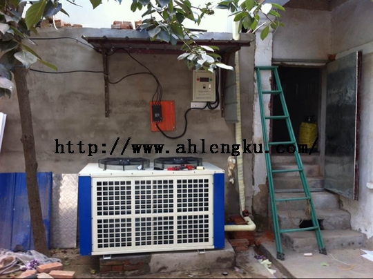 阜陽(yáng)太和艷紅垃圾收購冷庫室外機組.jpg 阜陽(yáng)太和艷紅垃圾收購冷庫室外機組.jpg